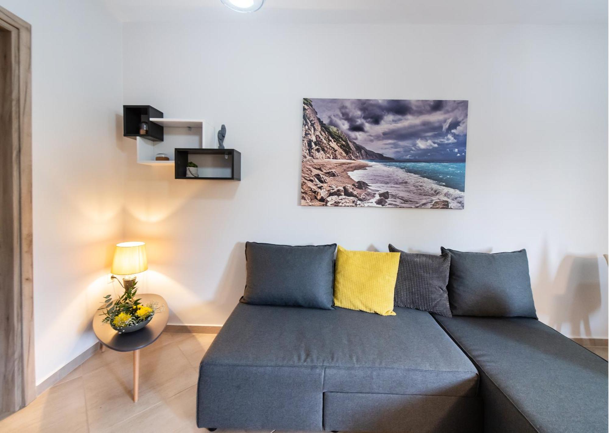 Ruellia Luxury Apartments Kalligoni Bagian luar foto