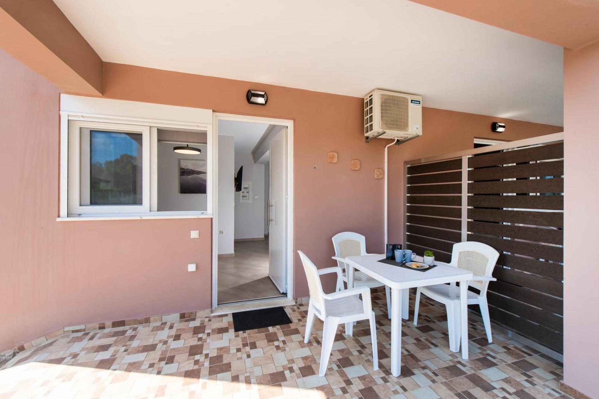 Ruellia Luxury Apartments Kalligoni Bagian luar foto