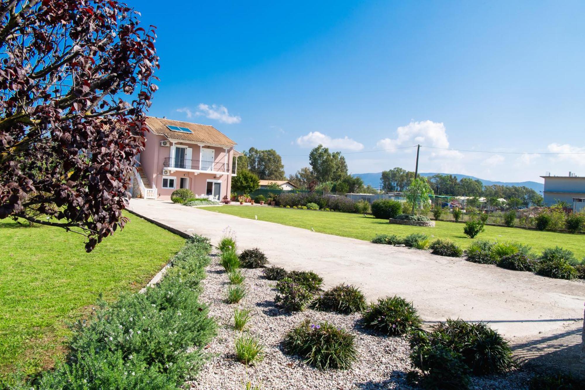 Ruellia Luxury Apartments Kalligoni Bagian luar foto